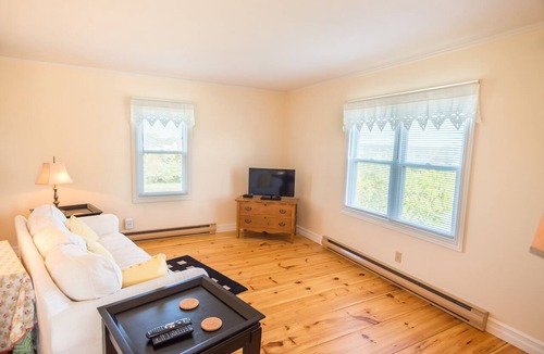 Mahone Bay Bed & Breakfast | Bayview Pines Country Inn