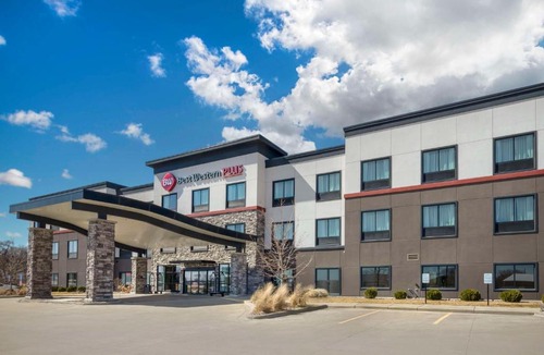 La Crescent Hotel | Best Western Plus LaCrescent - LaCrosse