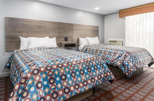 Eastham Hotel | Blue Dolphin Inn