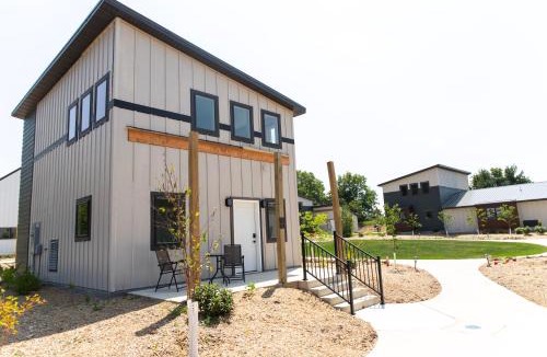 Decorah Resort | Bluffside Gardens
