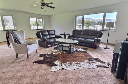 Okanagan-Similkameen House | Bold Reserve Herrera Vineyard Estate Home