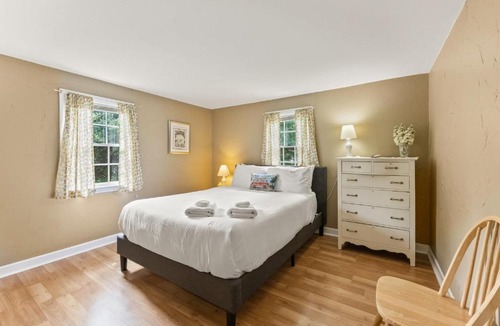 East Harwich House | Cape Cod Cottage Near Beaches & Bike Trail