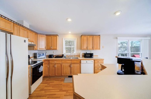 Monticello House | Catskills Lakefront Getaway at Sackett Lake