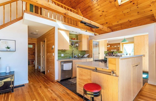 Schoharie House | Celestial Cabin - Mountain Views, Wraparound Deck
