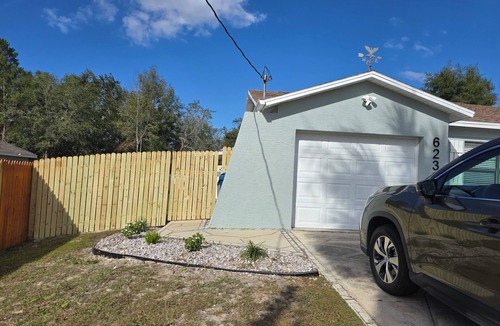 Spring Hill House | Charming 3-bedroom home, Springhill,fenced yard heated pool, , 3bdrms 2bath,