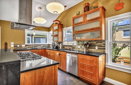 Tarrytown House | Charming Tarrytown 1946 Bungalow Fully Renovated!