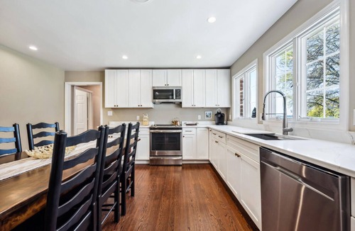 Royal Oak House | Charming, Waterfront 2-bedroom house Royal Oak