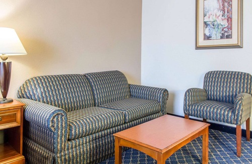 Ronkonkoma Hotel | Clarion Hotel & Conference Center Ronkonkoma MacArthur Airport