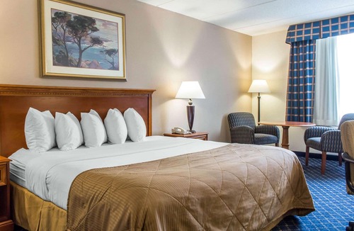 Ronkonkoma Hotel | Clarion Hotel & Conference Center Ronkonkoma MacArthur Airport