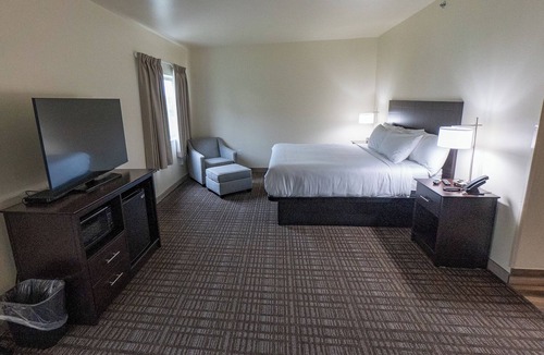 Sheldon Hotel | Cobblestone Inn & Suites - Sheldon