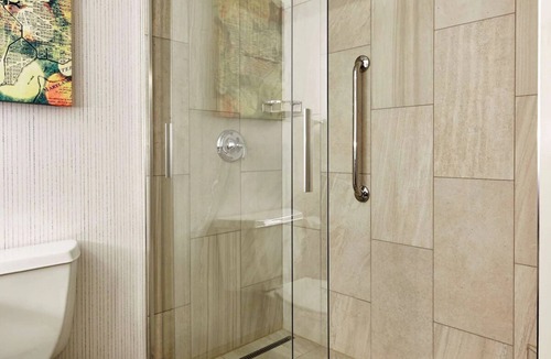 Friendship Heights Hotel | Convenient Metro Access | On-Site Dining Options | Indoor Pool | Free Breakfast!
