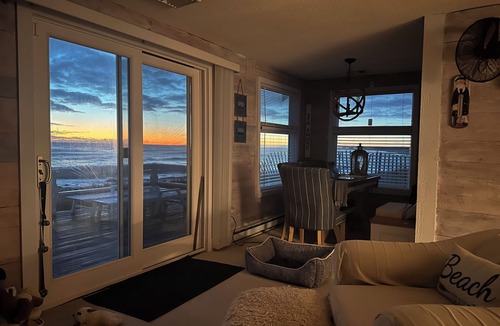 Sandwich House | Direct Oceanfront -Private Beach Access - Panoramic Cape Cod Bay Views