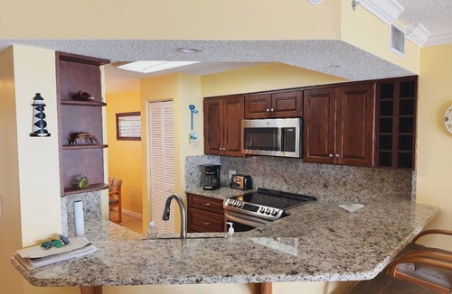 Sunny Shores Condo | Direct Oceanfront 2-bedroom condo with pool, washer & dryer in Ormond Beach
