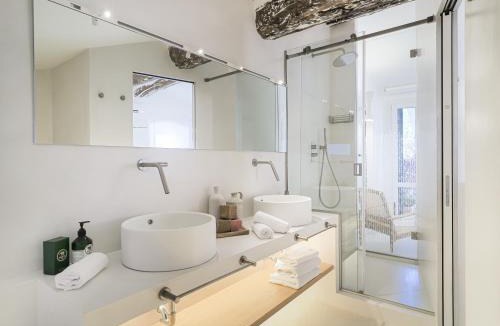 Manarola Apartment | Dreamers Sea View - White and Green