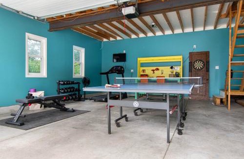 Dundee-Happy Hollow Historic District House | Dundee Getaway Firepit BBQ Walk to Dining & Shops
