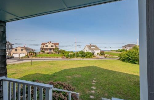 Sagamore Beach House | Family-Friendly Sagamore Beach Cottage Escape