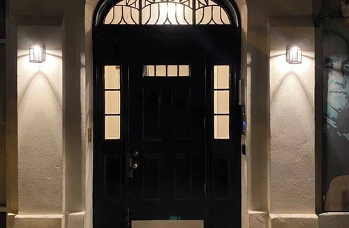 Gayborhood Apartment | FIFA Walkable King Bed 3 Beds
