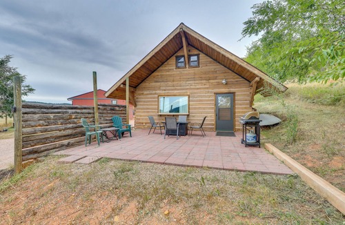 Rapid City Apartment | Fire Pit & Black Hills Views: Rapid City Cabin