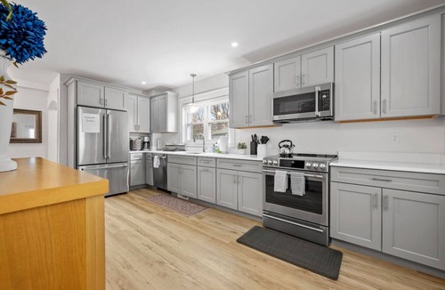 Worcester Apartment | First Floor Large Condo 2bed/2bath w/parking