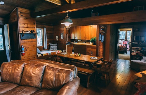 Dubuque Bed & Breakfast | Four Mounds Inn