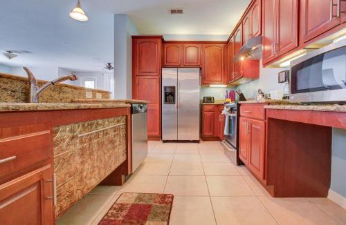 Florida Central Atlantic Coast Apartment | Gorgeous 1st-Floor, End Unit Condo w LAKEVIEW