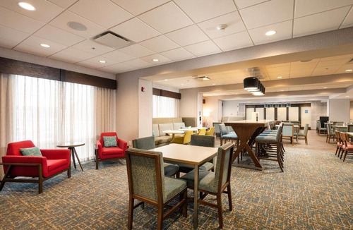 Williamsville Hotel | Hampton Inn Buffalo - Amherst