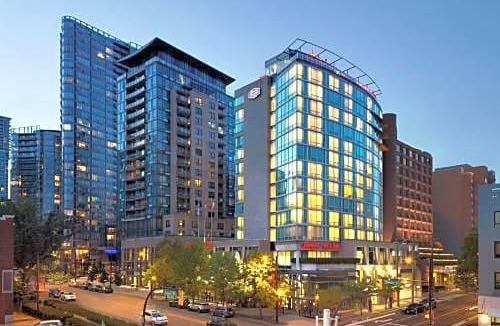 Central Hotel | Hampton Inn & Suites, by Hilton - Vancouver Downtown