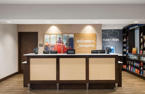 DeLand Hotel | Hampton Inn & Suites - DeLand