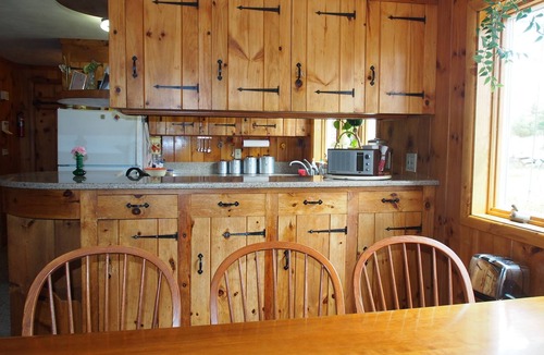 Leicester House | Handcrafted New England Cape, Private Grounds, Perfect Family Retreat, Worc10min