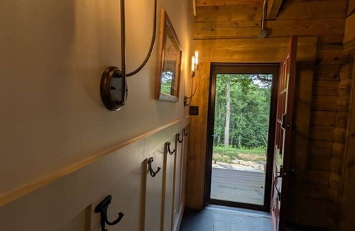 Stanton Cabin | Heated Indoor Pool | Net Bed | Theater | 100 acres