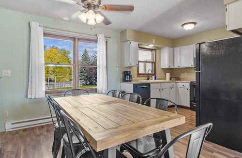 Piedmont House | Hellen Drive · Spacious 4-BR-LG Fenced Backyard and Patio