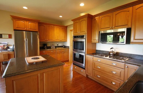 De Lancey House | Hidden Hollow spacious mountain retreat Beautiful secluded, large yet cozy home