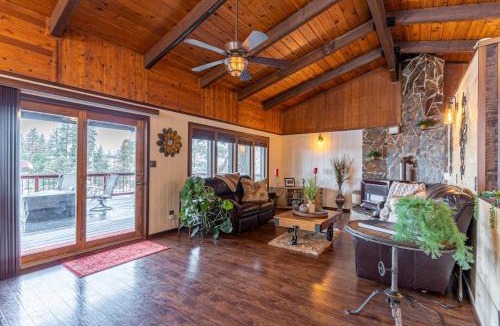 Bigfork House | Hilltop Hideaway