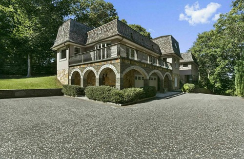 Springs House | Hilltop Villa with Stunning Sunsets