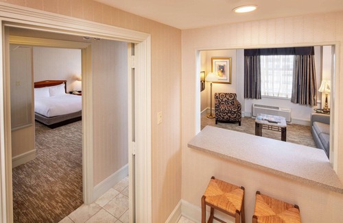 Downtown Cincinnati Hotel | Hilton Cincinnati Netherland Plaza