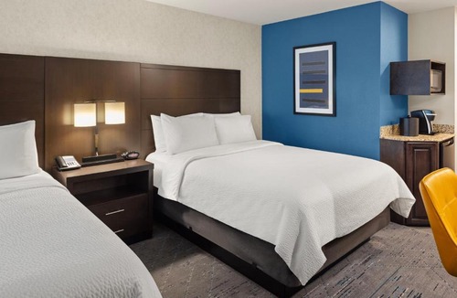 Moline Hotel | Holiday Inn Express Moline - Quad Cities Area by IHG