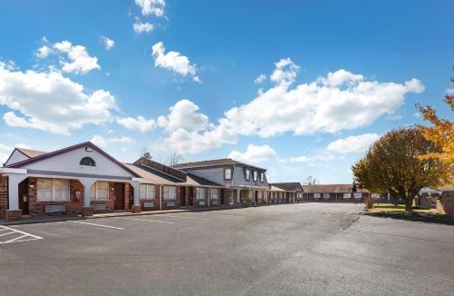 Georgetown Hotel | HomeTowne Studios by Red Roof Georgetown, KY