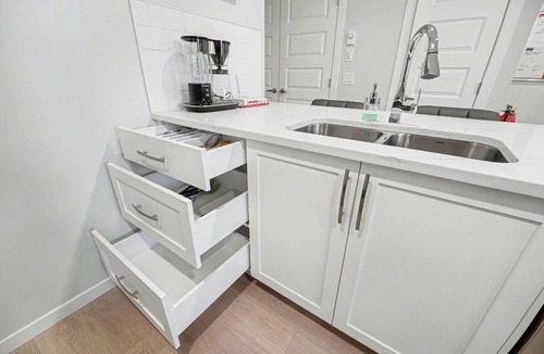 Southeast Calgary Condo | https:/listings.airunlimitedcorp.com/sites/qnnbzbv/unbranded