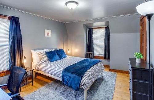 South Wedge House | In-Unit Laundry Parking 1GB WiFi and Patio Deck