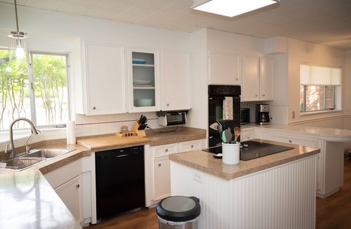 Burnet House | Inks Lake Open Water and Pet friendly home