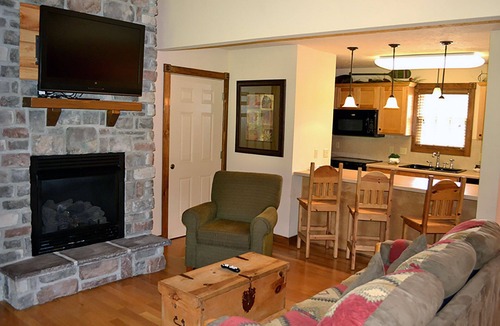 Reeds Spring Cabin | L131B, 2-King Br + 1 Loft 3rd Br/Bunk Bed 1 Queen Sleeper