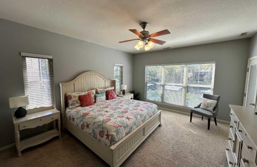 Rocky Mount House | Lake It Easy - Waterfront Getaway with 7 Bedrooms