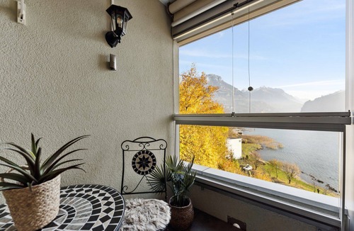 Ingenbohl Apartment | Lake View Studio I See – Mountain View I 45" Smart TV, shower, elevator, parking