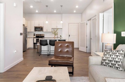 Tarpon Springs Apartment | Landing | Amazing 2BD, Clubhouse