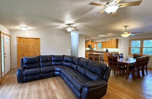Spicer Cabin | Large Group Cabin w Game Room Prime Weeks Left!