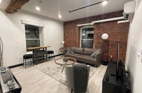 Truro Apartment | Loft, bright & spotless 1 BR with 6 appliances