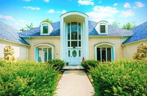 Andover House | LUXE: Gated Mansion - Basketball Court, Movie Theater, Acreage