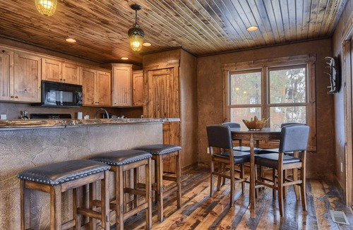 Deadwood Cabin | Modern Rustic 4 BR Black Hills Sanctuary with hot tub and Shared Heated Pool!