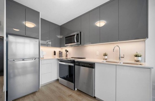 Kitchener Apartment | Modern Suite with City Views