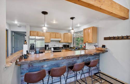 Kalispell House | *Mountain View* Entire Upstairs CHALET, Kalispell, MT